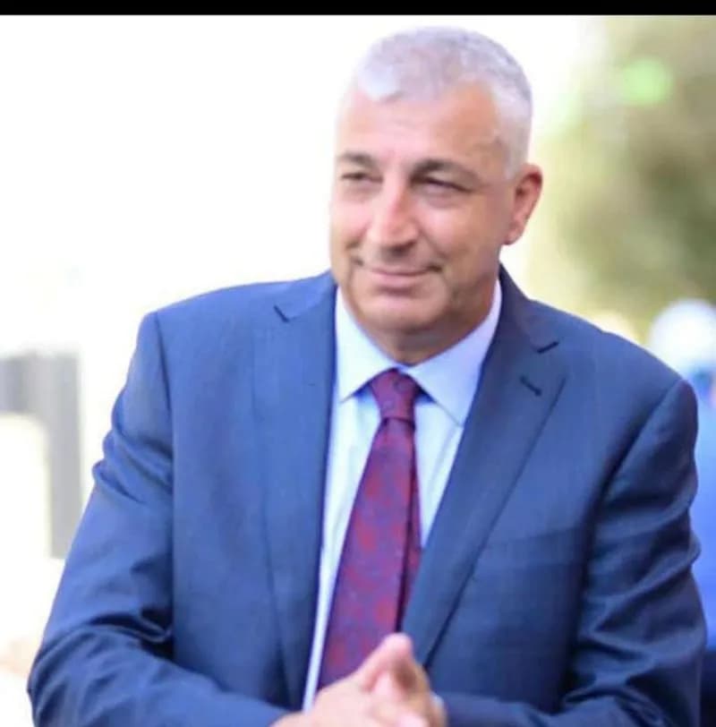 ظاهرة ارتداء النظارات في سن مبكر في ازدياد : الأسباب، الأبعاد، والتوصيات