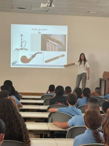 محاضرات توعوية في "محمود درويش الإعدادية" بمجد الكروم حول مخاطر التدخين
