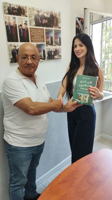  مكتبة كل شيء: تسليم دراسة رائدة حول المسرح الفلسطيني للدكتورة لمى مرجية زهر